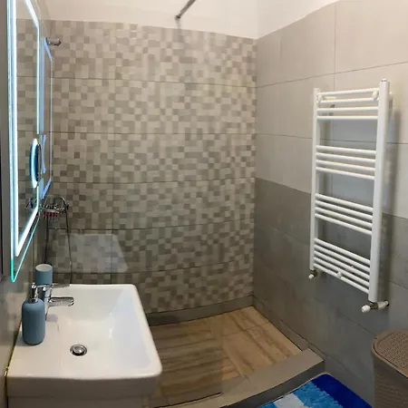 דירה Emi Apartments Mamaia